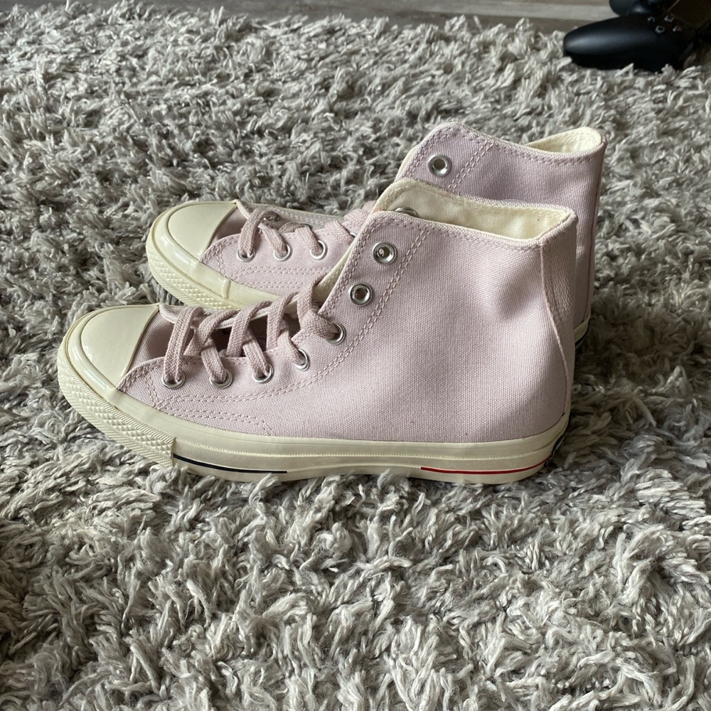 Brand new pinky purplish converse size 8